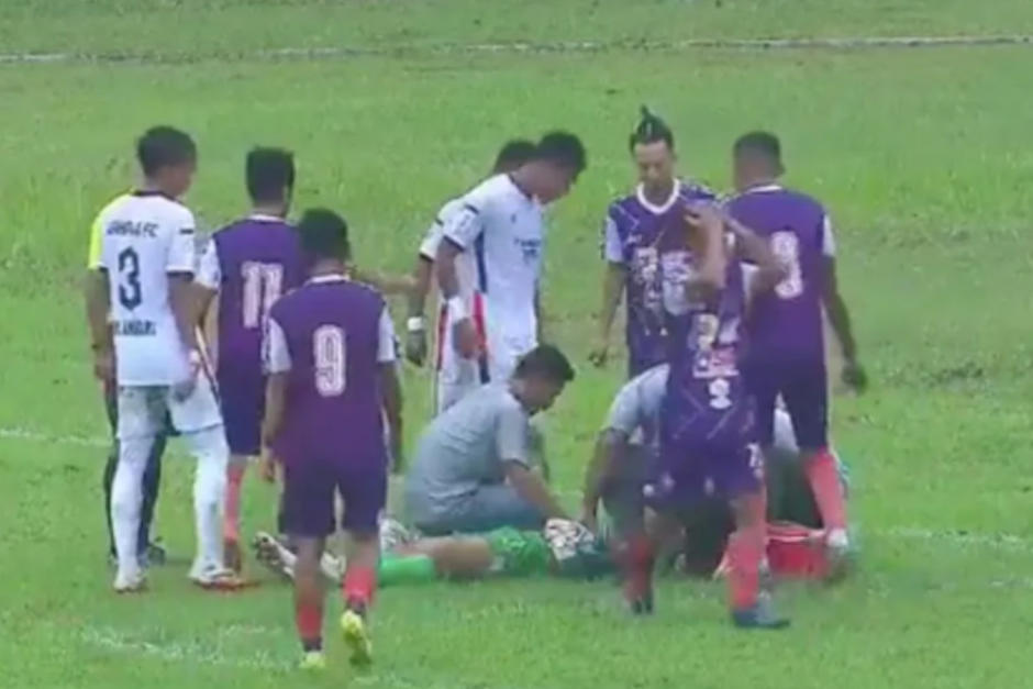Un portero murió en pleno partido en desafortunado accidente en la cancha. (Foto: Oficial)
