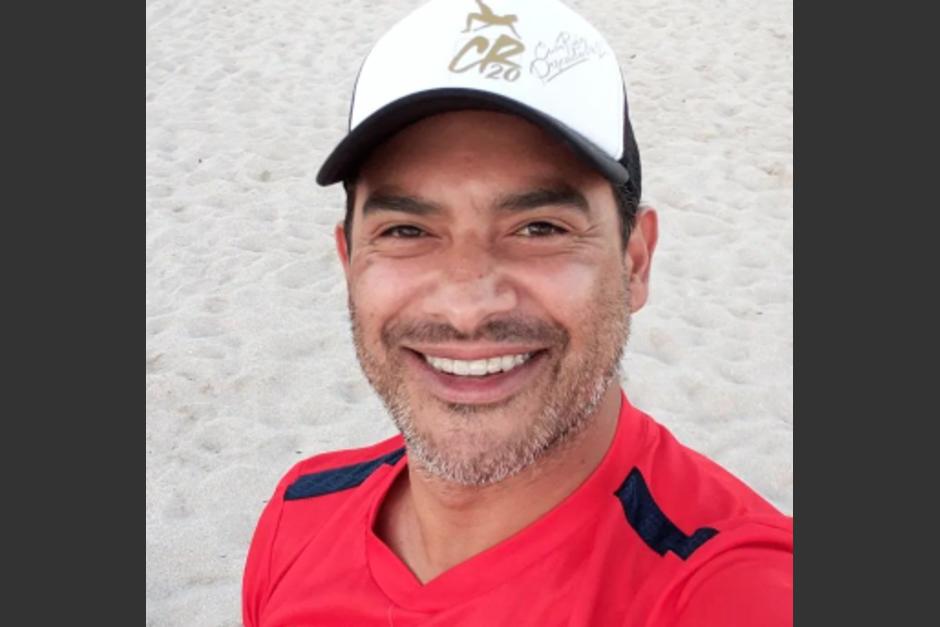 El histórico goleador nacional, Carlos Ruiz, se pronunció por medio de redes sociales en relación al Clásico 318. (Foto: Twitter)