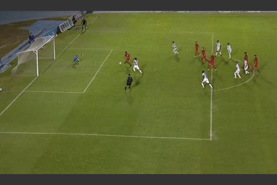 Rudy Barrientos estrelló el balón en el poste y luego marcó, pero la jugada quedó invalidada. (Captura Video)