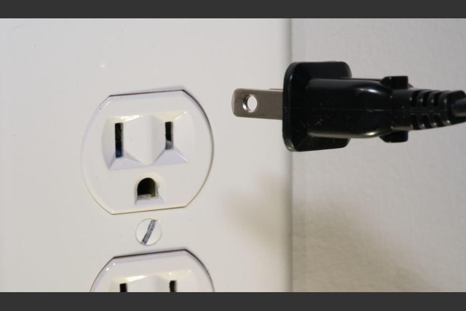 Alexa retó a la niña a tocar el enchufe con una moneda. (Foto: UNSPLASH)