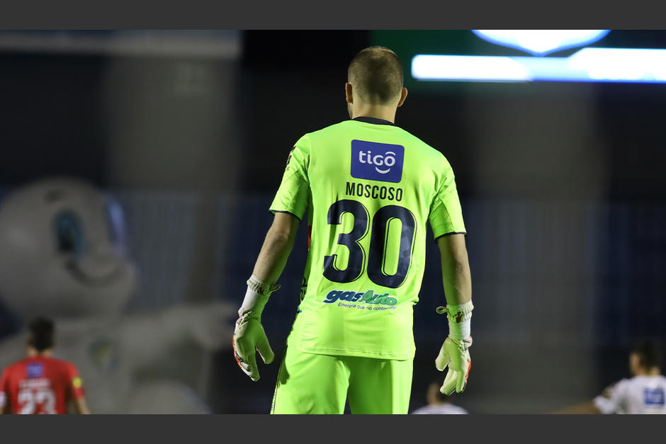 El guardameta de Comunicaciones tuvo un partido para el olvido ante Malacateco. (Foto: Comunicaciones FC)