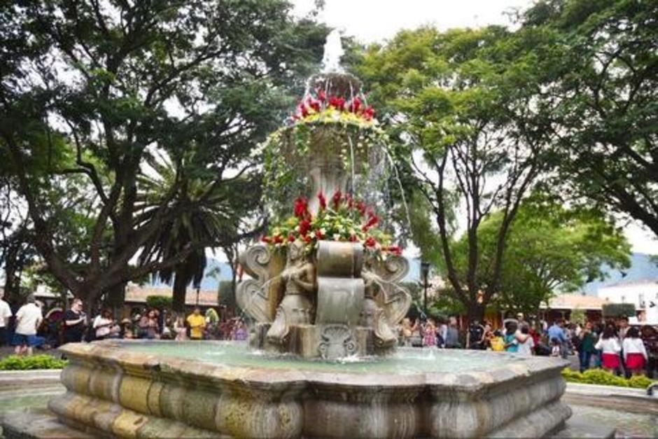 Desde temprano cientos de personas llegaron a la ciudad de Antigua Guatemala. (Foto: Archivo/Soy502) 