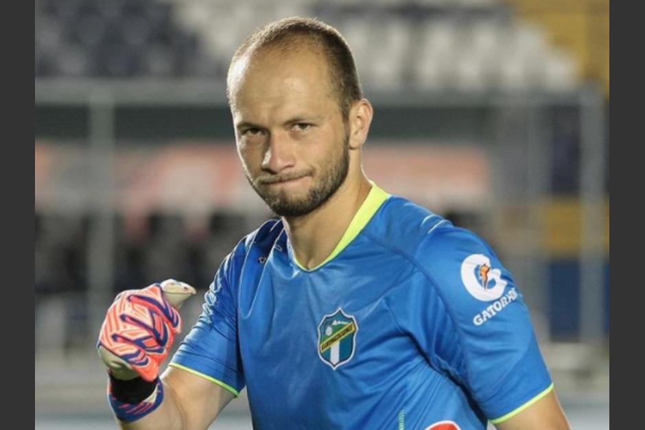 Kevin Moscoso se vio envuelto en una polémica tras empujar a un niño alcanzabolas en Malacatán. (Foto: Instagram)