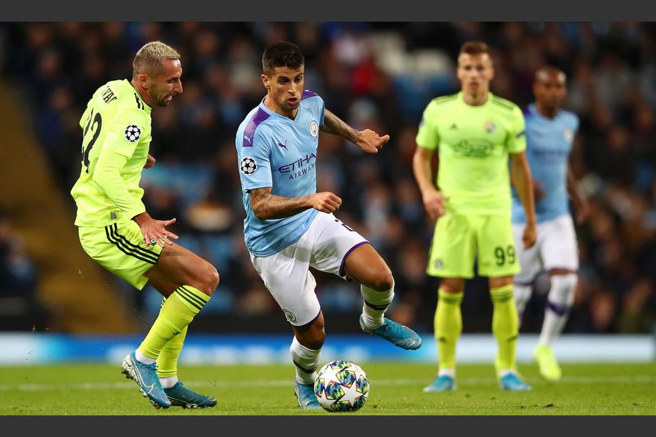 Joao Cancelo sufrió varios golpes en el rostro luego de ser víctima de un asalto en su hogar. (Foto: Daily Mail) 