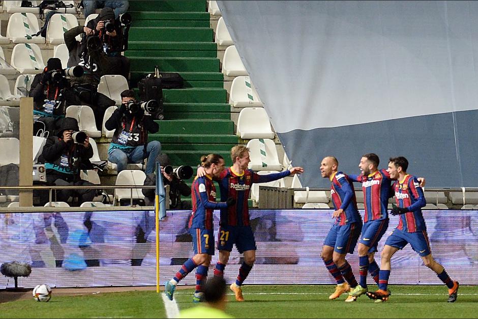 El cuadro catalán sufrió para llegar a la final de la Supercopa de España. (Foto: AFP)