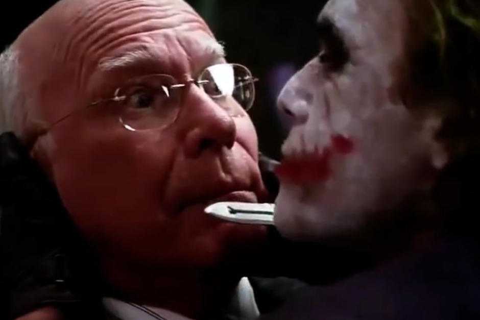 El tercero en la línea de sucesión presidencial de los EE.UU. ha actuado en varias películas de Batman. En la imagen, junto al actor Heath Ledger (Foto: Captrua de video)