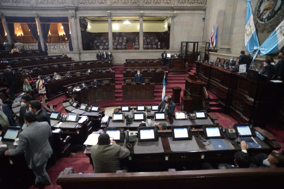 La sesión de este martes fue solo para leer las pruebas de descargo enviadas por candidatos a magistrados. (Foto: Archivo/Soy502)