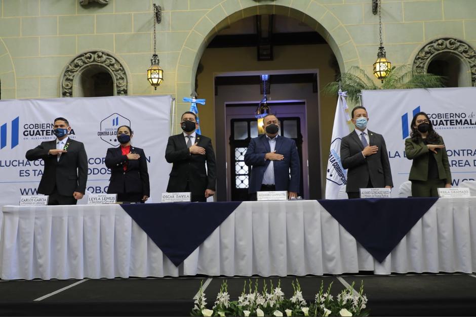 La Comisión contra la Corrupción creada por el presidente Alejandro Giammattei, entregó su primer informe de acción. (Foto: Presidencia)