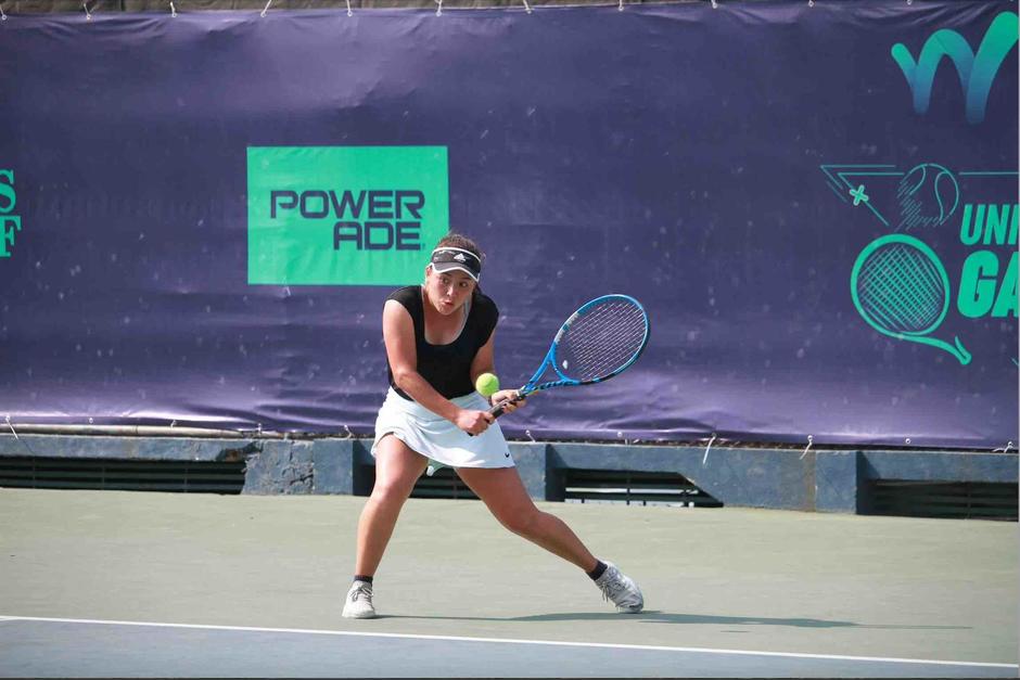 La guatemalteca, Deborah Domínguez, tendrá su partido mañana a las 8:00 horas. (Fotografía cortesía: Rackets&Golf)