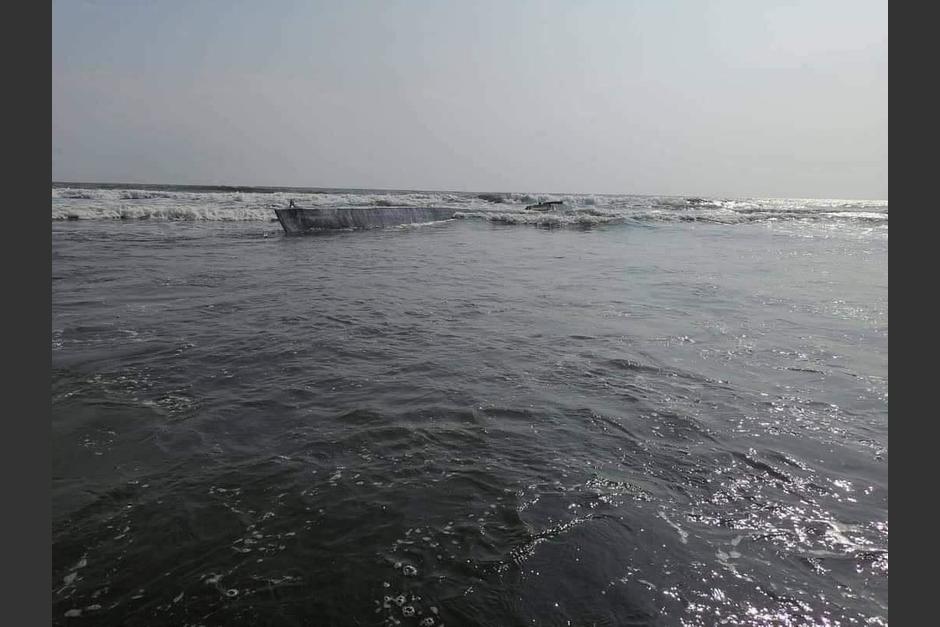 Las autoridades explicaron que la embarcación estaba abandonada. (Foto: Ejército de Guatemala) 