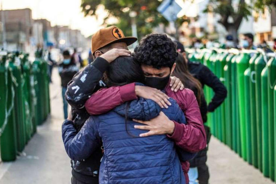 Covid-19 aumenta escasez mundial de botellas de oxígeno según la ONU. (Foto: AFP)