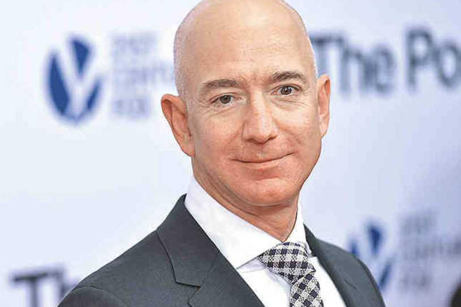Change.org recientemente lanzó una petición de firmas para que Jeff Bezos no regrese a la Tierra tras el viaje que emprenderá al espacio. (Foto: AFP)