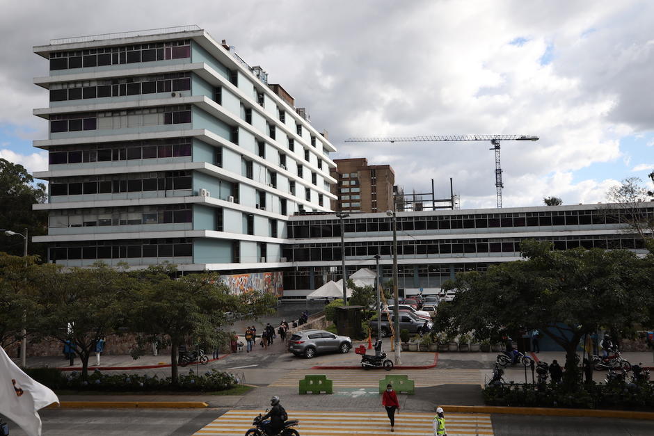 El IGSS se declaró en Alerta Roja Hospitalaria, debido al incremento de casos de Covid-19 en el país. (Foto: Cortesía)