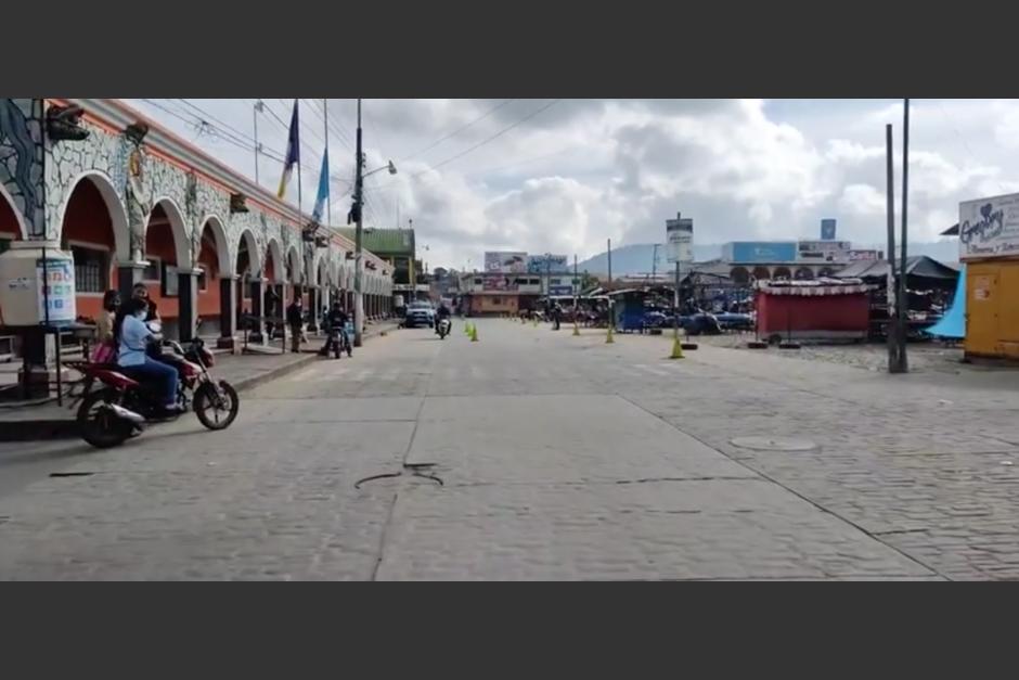 Las autoridades municipales decidieron un cierre temporal de San Martín Jilotepeque. (Foto: captura pantalla) 