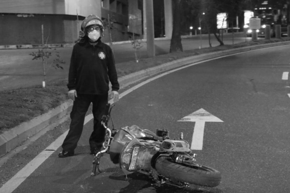 Los Bomberos Municipales acudieron al lugar, pero nada pudieron hacer por la vida de los hombres de unos 35 años de edad. (Foto: Bomberos Municipales) 