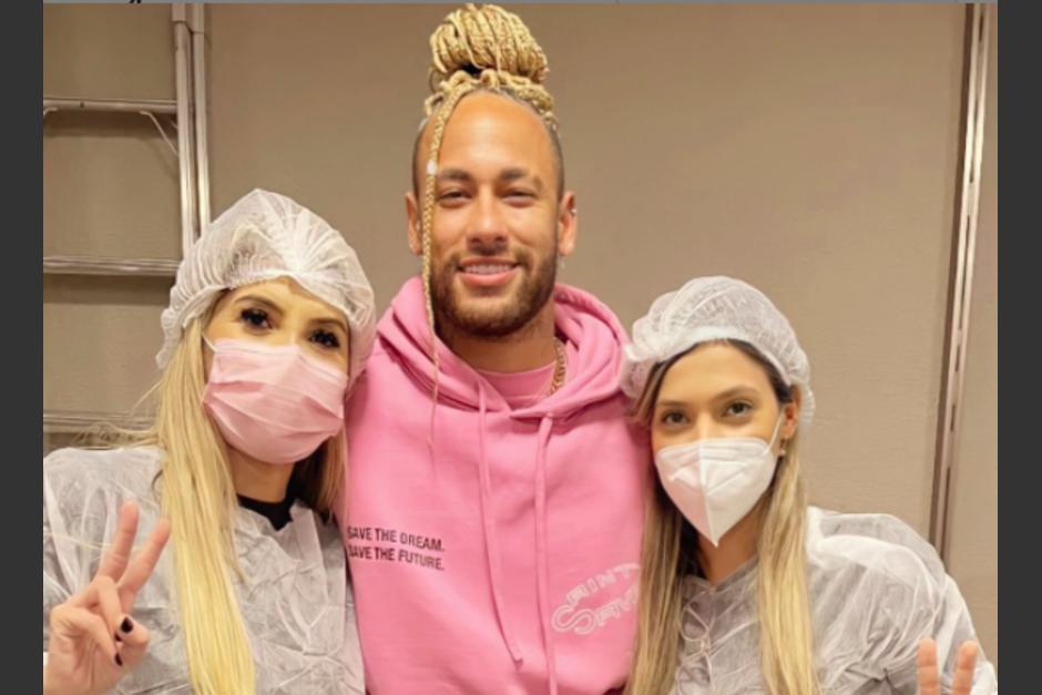 El delantero de la selección de Brasil no deja de sorprender con sus estrafalarios peinados. (Foto: Instagram/furinhodeouro)