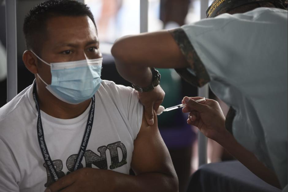 Alma es una plataforma virtual guatemalteca que entrega información sobre el Covid-19. Ahora, difunde en tiempo real información de vacunas por centro de vacunación. (Foto: Wilder López/Soy502)