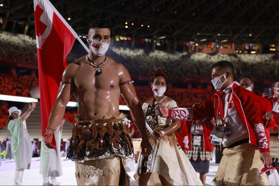 Pita Taufatofua volvió a ser foco de las miradas tras su desfile en la ceremonia de apertura de los Olímpicos de Tokio. (Foto: AFP)