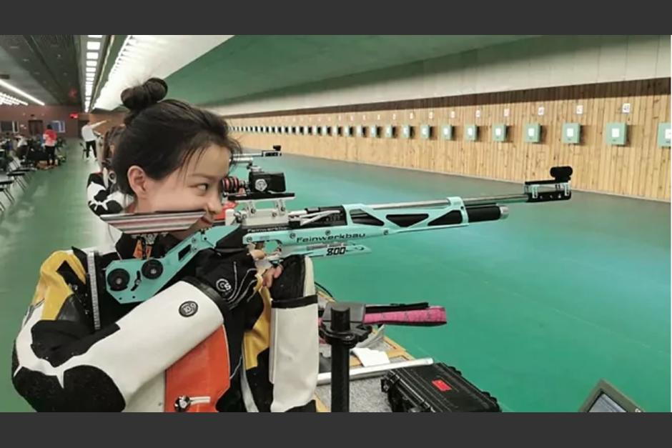 Qian Yang de 21 años fue la primera vencedora y acreedora de la presa dorada en los Juegos Olímpicos de Tokio 2020. (Foto: Twitter)