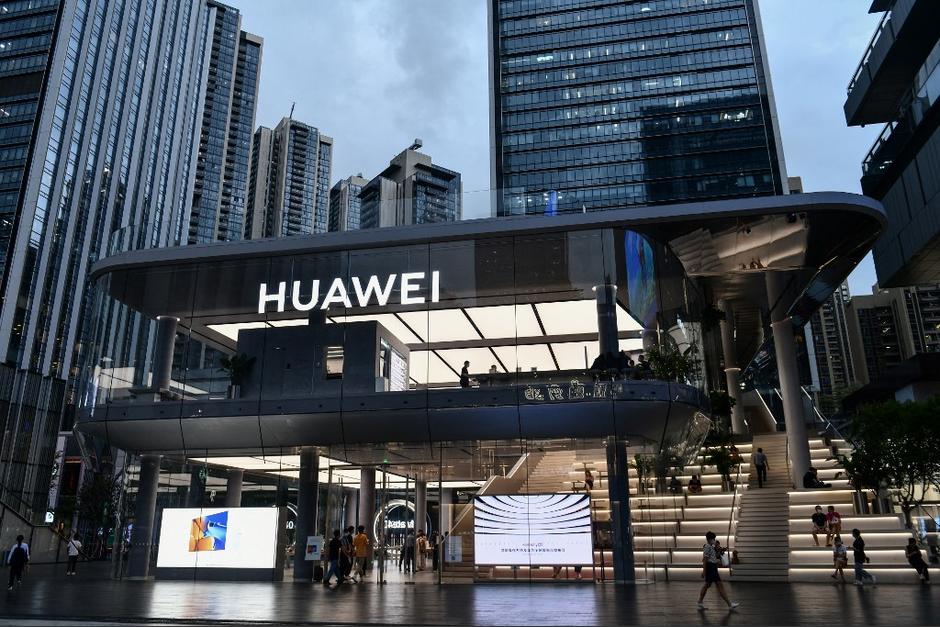 Hasta ahora ninguna empresa logró enfrentar al duopolio de Google y Apple en los sistemas operativos móviles. (Foto: AFP)