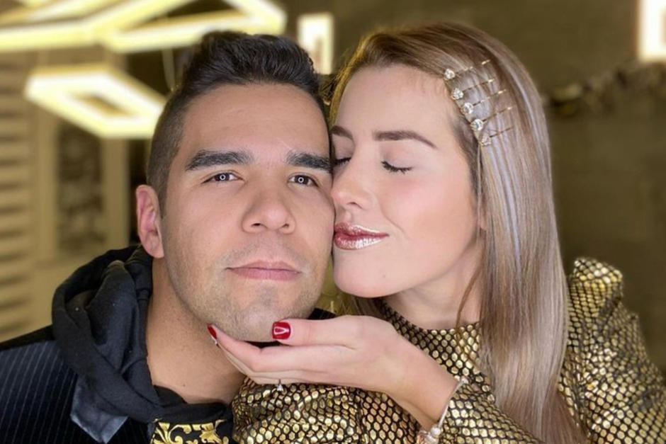 Así quedó el auto en el que Emir y su esposa se accidentaron. (Foto: Instagram)