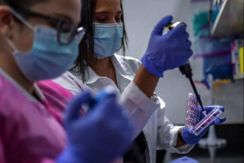 Tratamiento promete salvar vidas en pacientes de Covid-19. (Foto: AFP) 