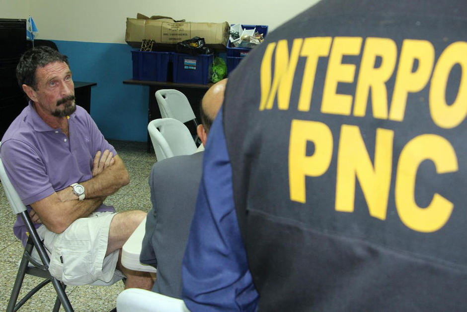 El polémico millonario fue hallado sin vida en su celda en España. McAfee fue arrestado en Guatemala en octubre de 2012. (Foto: PNC)
