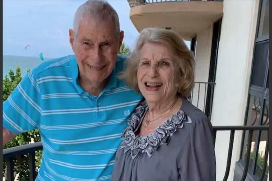 Familiares de la pareja aseguran que han recibido más de 30 llamadas desde el teléfono del apartamento. (Foto: Captura de imagen)