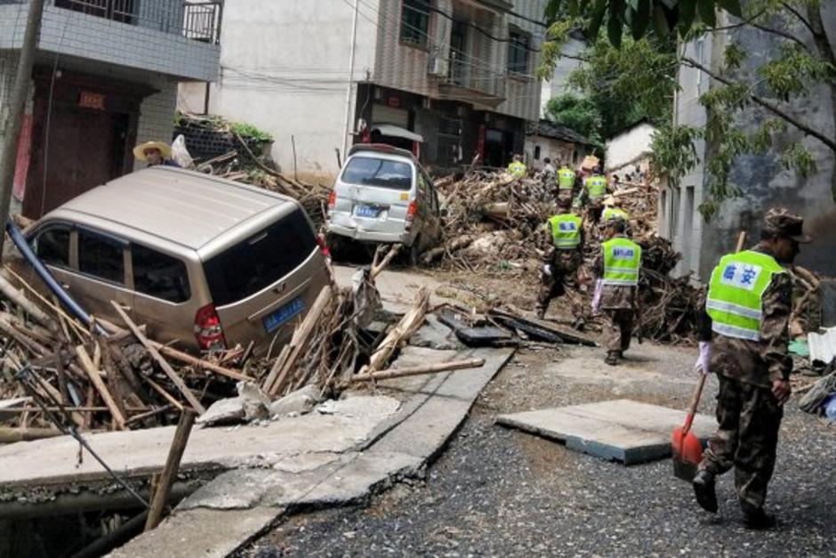 Los fuertes vientos han provocado pérdidas humanas, heridos y daños materiales. (Foto: Mediafax)