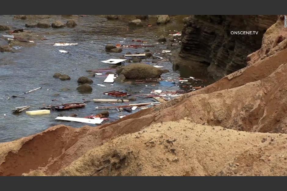 La embarcación volcó frente a las costas de San Diego, California. (Foto: OnScene.tv)