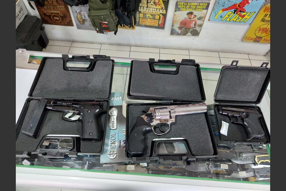 Vista de las armas decomisadas. (Foto: MP) 