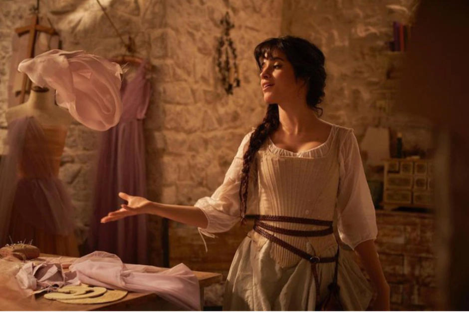 Así luce Camila Cabello de Cenicienta. (foto: Oficial)