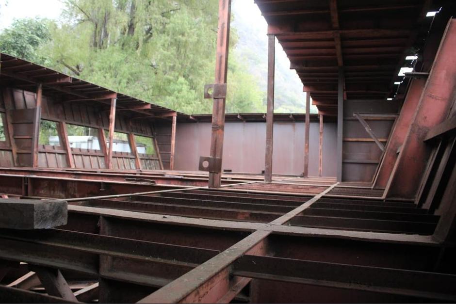 Se pueden apreciar los diferentes niveles que tenia el barco y parte de la cubierta. (Foto: Fredy De León/Soy502)