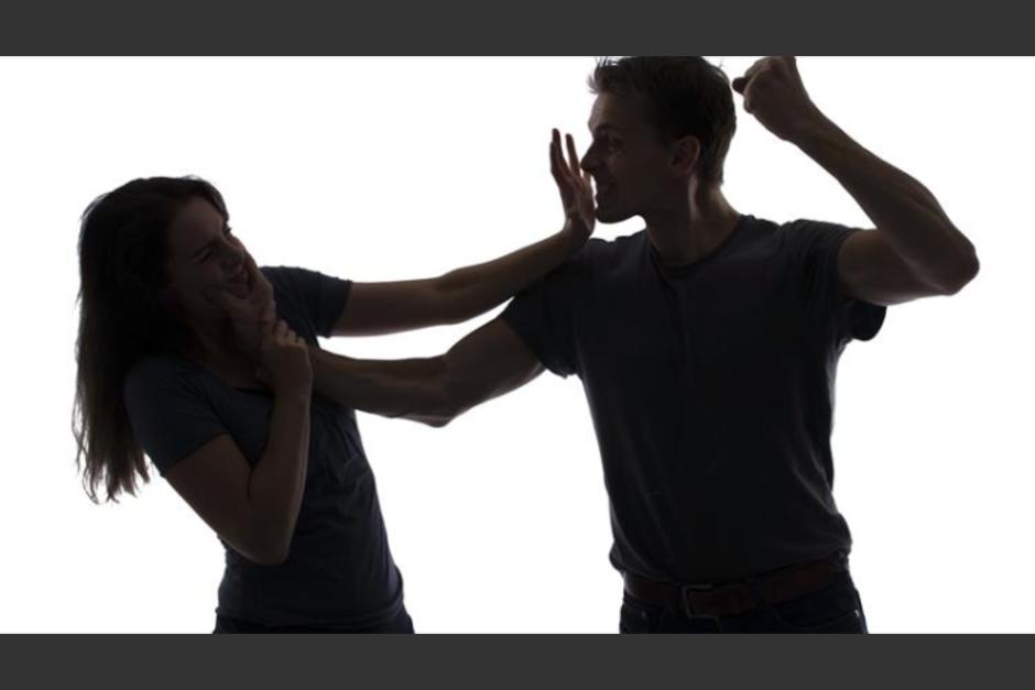 Mujer se defiende de su agresor para salvar su vida. (Foto: servicios)