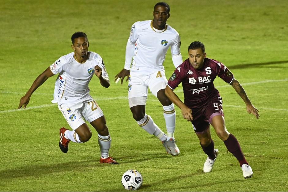 El programa Gradería Popular criticó con dureza la eliminación de los equipos ticos del torneo regional. (Foto: AFP)