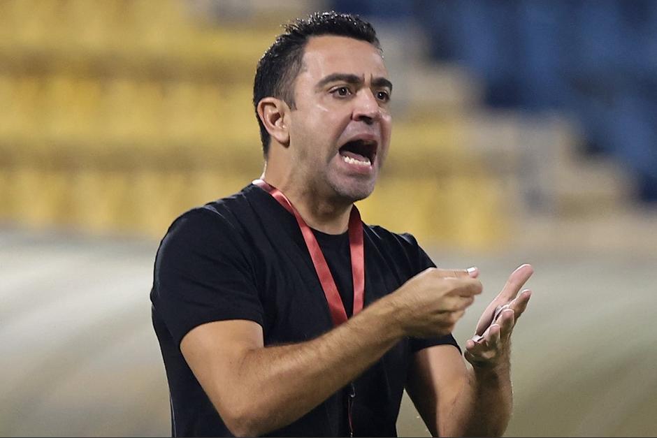 Xavi Hernández se encuentra cerca de la dirección del Barcelona. (Foto: AFP)