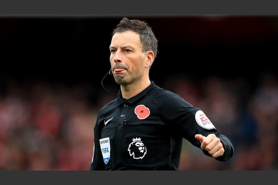 Los aficionados y espectadores se escandalizaron ante el error del árbitro que reconoció haberse equivocado intencionalmente en una final de la Champions League. (Foto: Sky Sports)