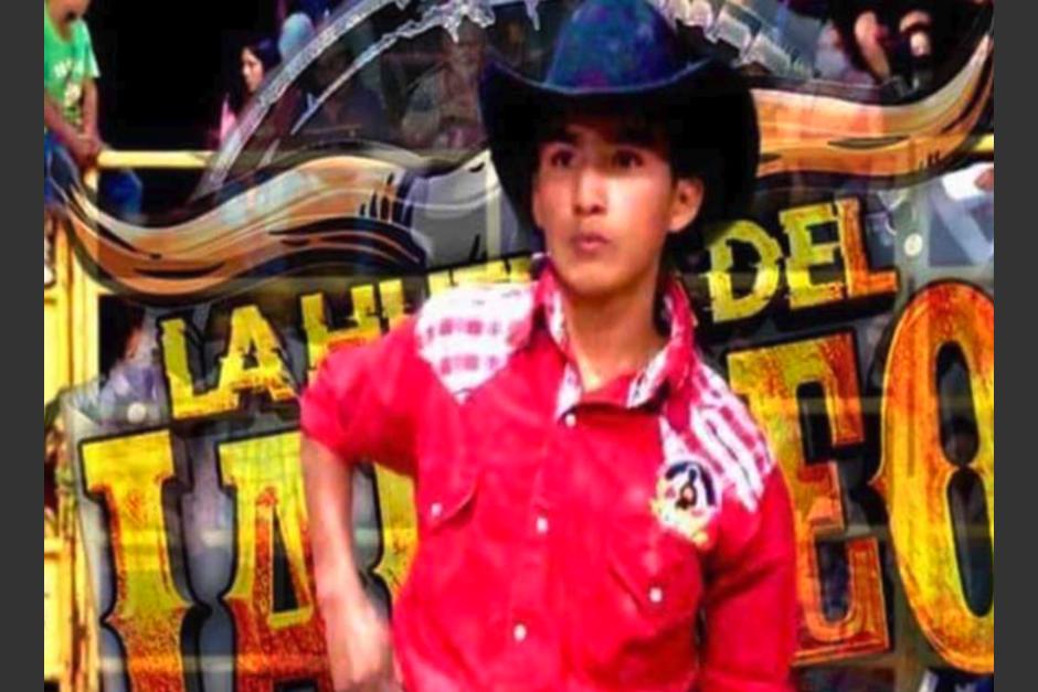 José Alberto no pudo desprenderse del toro que montaba y falleció tras ser aplastado por pesado animal. (Foto: El Universal)