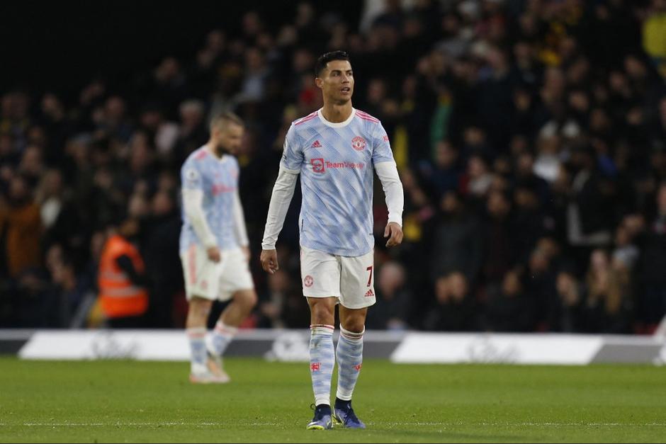 Cristiano Ronaldo no pudo hacer nada por evitar la derrota de su equipo y el United agrava su crisis en la Premier League. (Foto: AFP)
