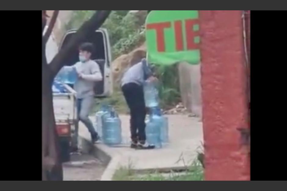 Los comerciantes fueron grabados. (Foto: captura de pantalla)