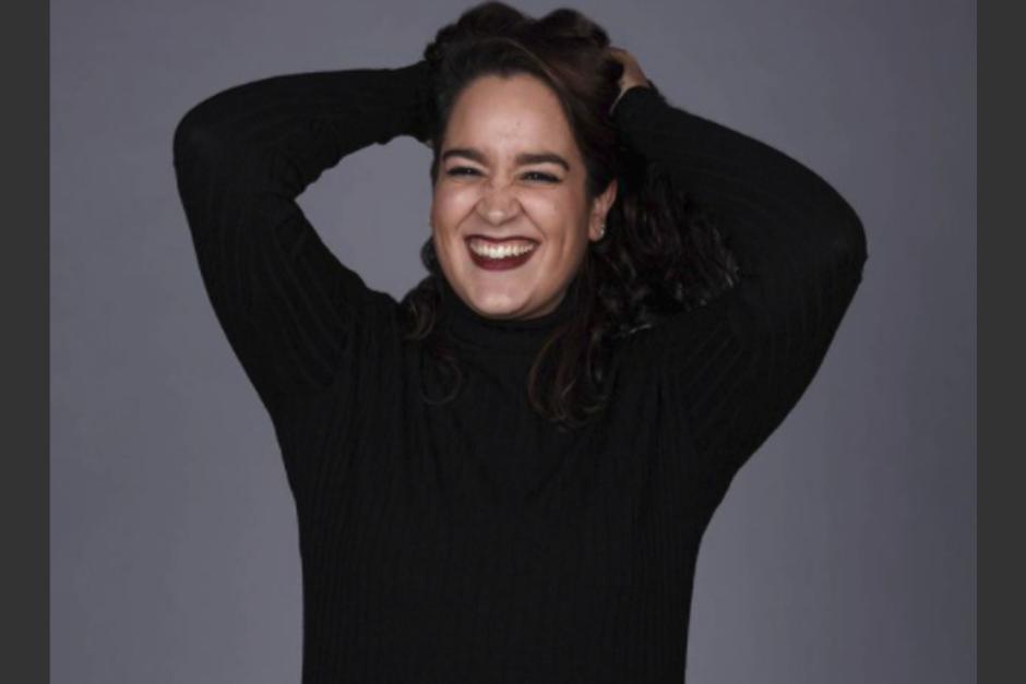 La mujer fue despedida pues el uniforme, de talla única, no le quedó. (Foto: Instagram)