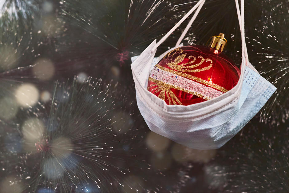 En estas fiestas de fin de año no debes bajar la vanguardia, al contrario, cuídate del Covid-19. (Foto: Shutterstock)