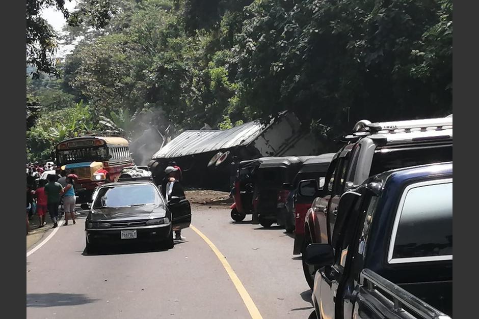 Al menos tres personas murieron en un accidente de tránsito que se registró en la ruta Cito-Zarco en Quetzaltenango. (Foto: Cruz Roja Guatemalteca)