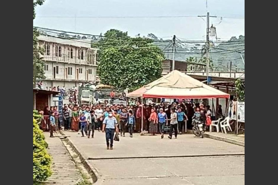 Los pobladores se niegan a recibir las dosis contra el Covid-19. (Foto: Paisajes San Cristóbal Verapaz)