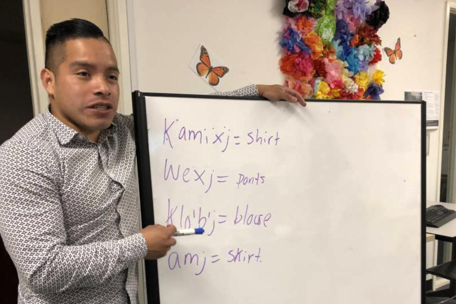 El guatemalteco logró que se impartieran clases de este idioma en la Laney College UC Berkeley. (Foto: Kqed/Public Broadcasting for Northern California)
