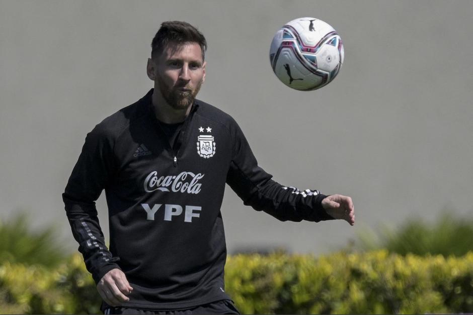 Messi se convirtió en tendencia con tan solo una foto en su historia de Instagram. (Foto: AFP)
