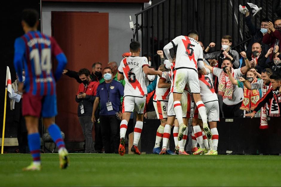 El Rayo Vallecano derrotó al Barcelona por la minima de 1 a 0. (Foto: AFP)