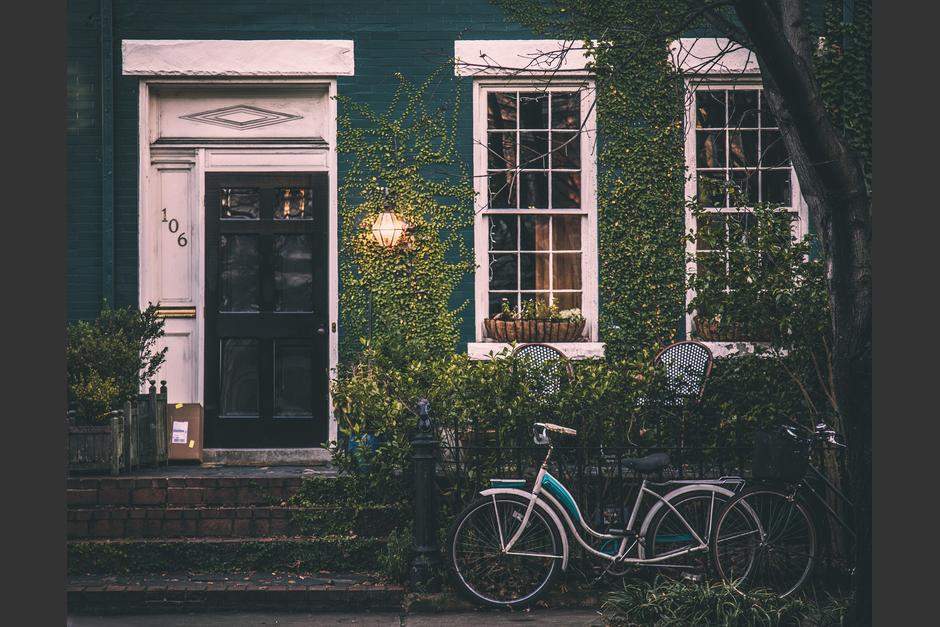 Una mujer fue detenida por pretender vender una propiedad que no le pertenecía. (Foto: Pixabay)