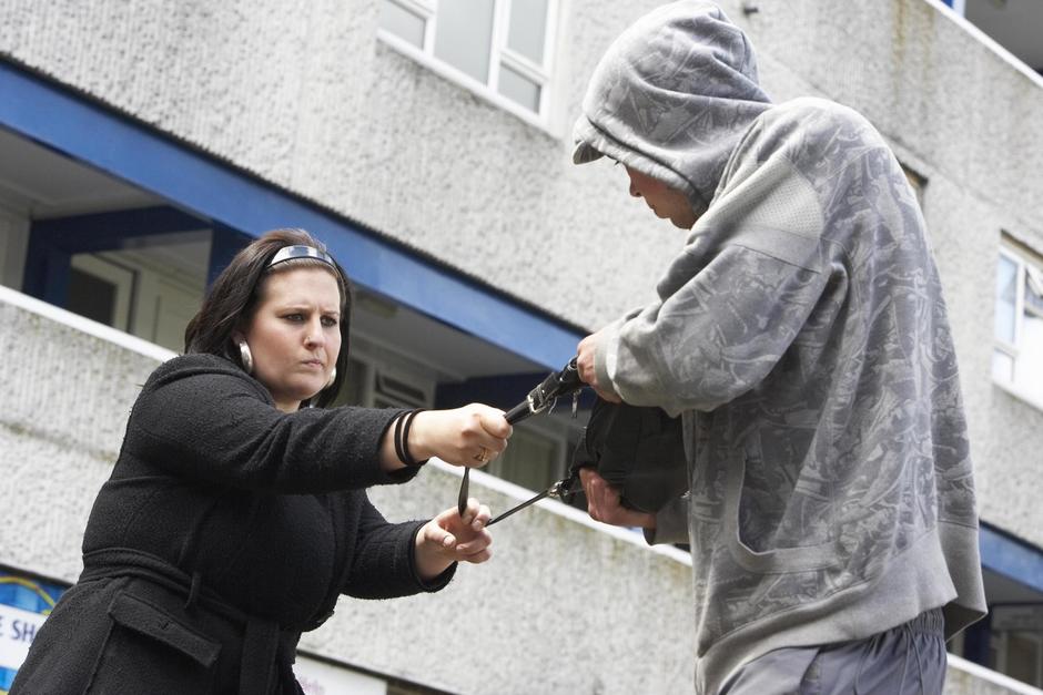 Un video muestra el momento en que toman por asalto a una mujer en la colonia Ciudad de Plata II, zona 7. (Foto ilustrativa: Shutterstock) 