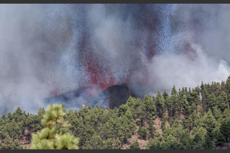 El volcán entró en erupción a las 7:00 a. m., hora de Guatemala (3:00 p. m., hora de Islas Canarias). (Foto: captura de pantalla)
